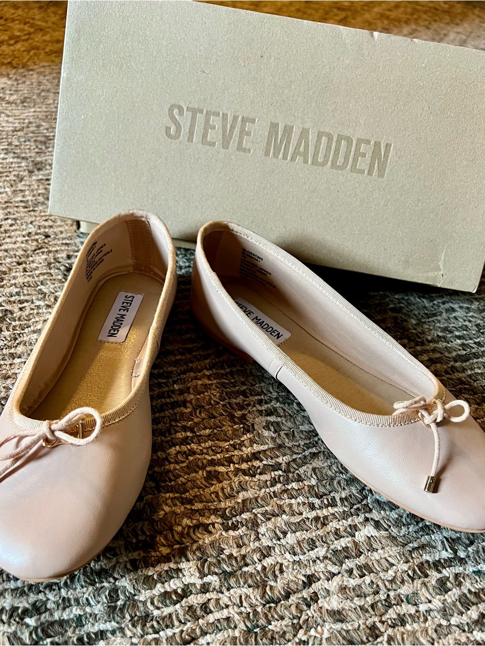 Steve Madden Nud Ballet Flats with Bow Detail
